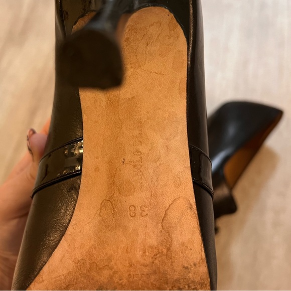 VINTAGE MANOLO BLAHNIK BLACK POINTED TOE KITTEN HEELS - Picture 4 of 8